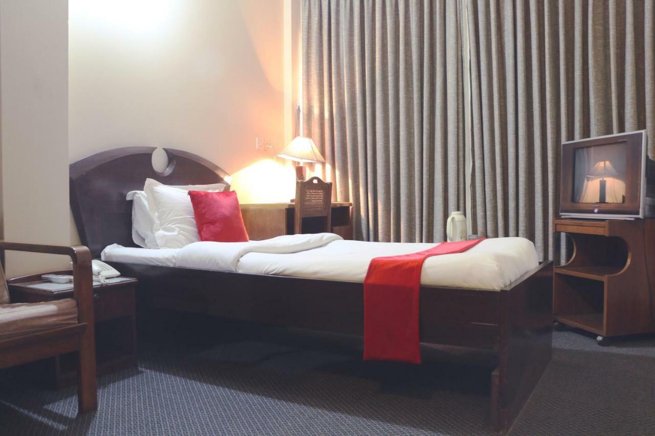 Hotel Ashrafee Ντάκα Εξωτερικό φωτογραφία