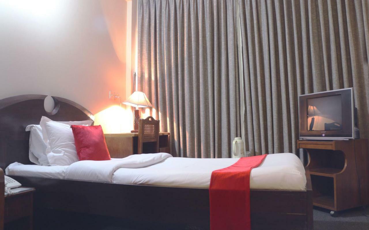 Hotel Ashrafee Ντάκα Εξωτερικό φωτογραφία