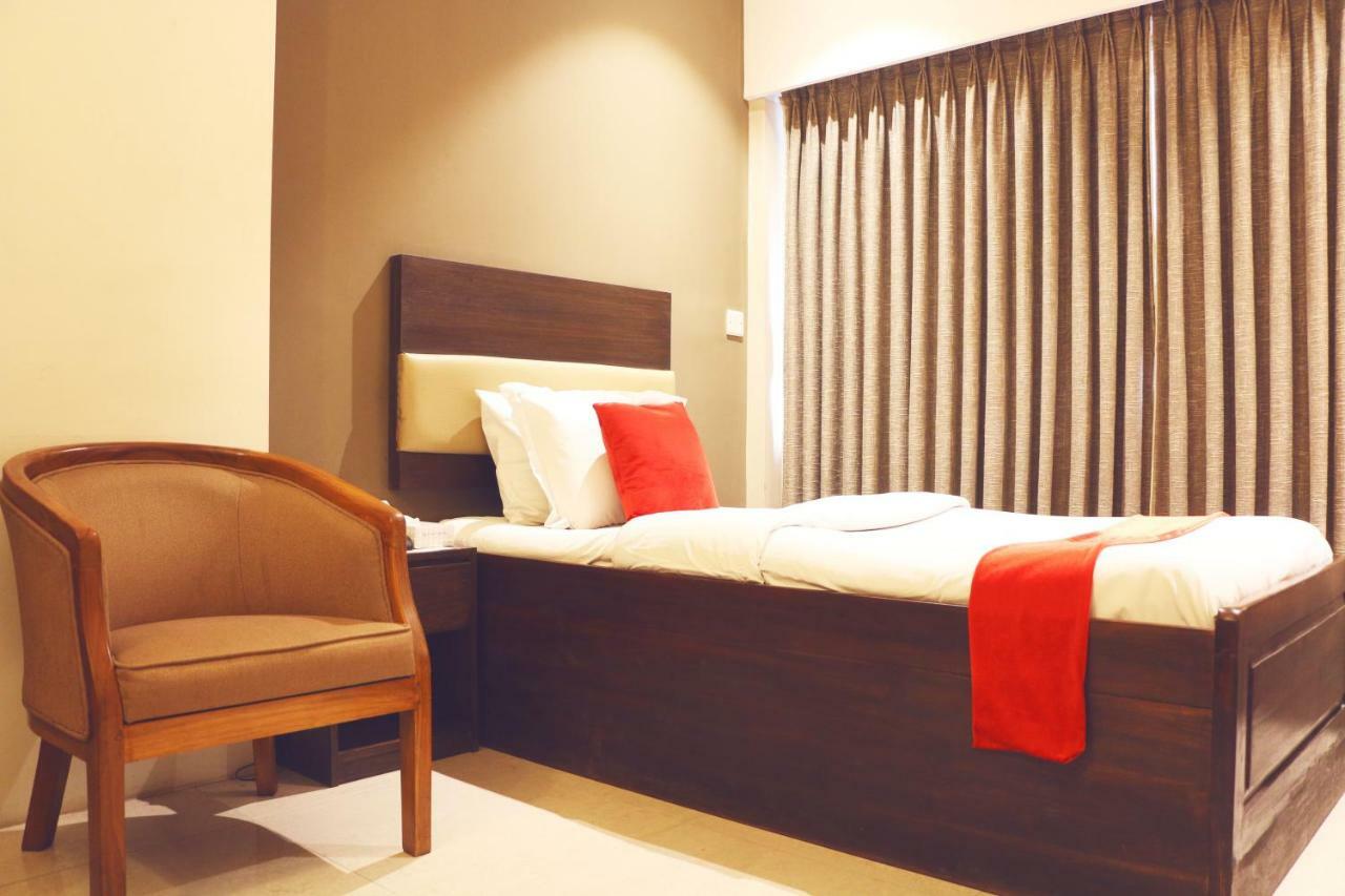 Hotel Ashrafee Ντάκα Εξωτερικό φωτογραφία